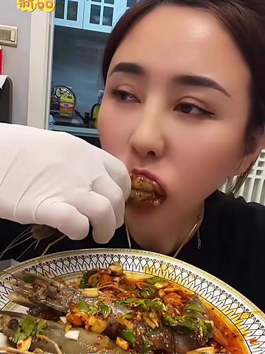 黑虎虾必囤!火锅涮虾 10 秒即熟,Q 弹鲜嫩!