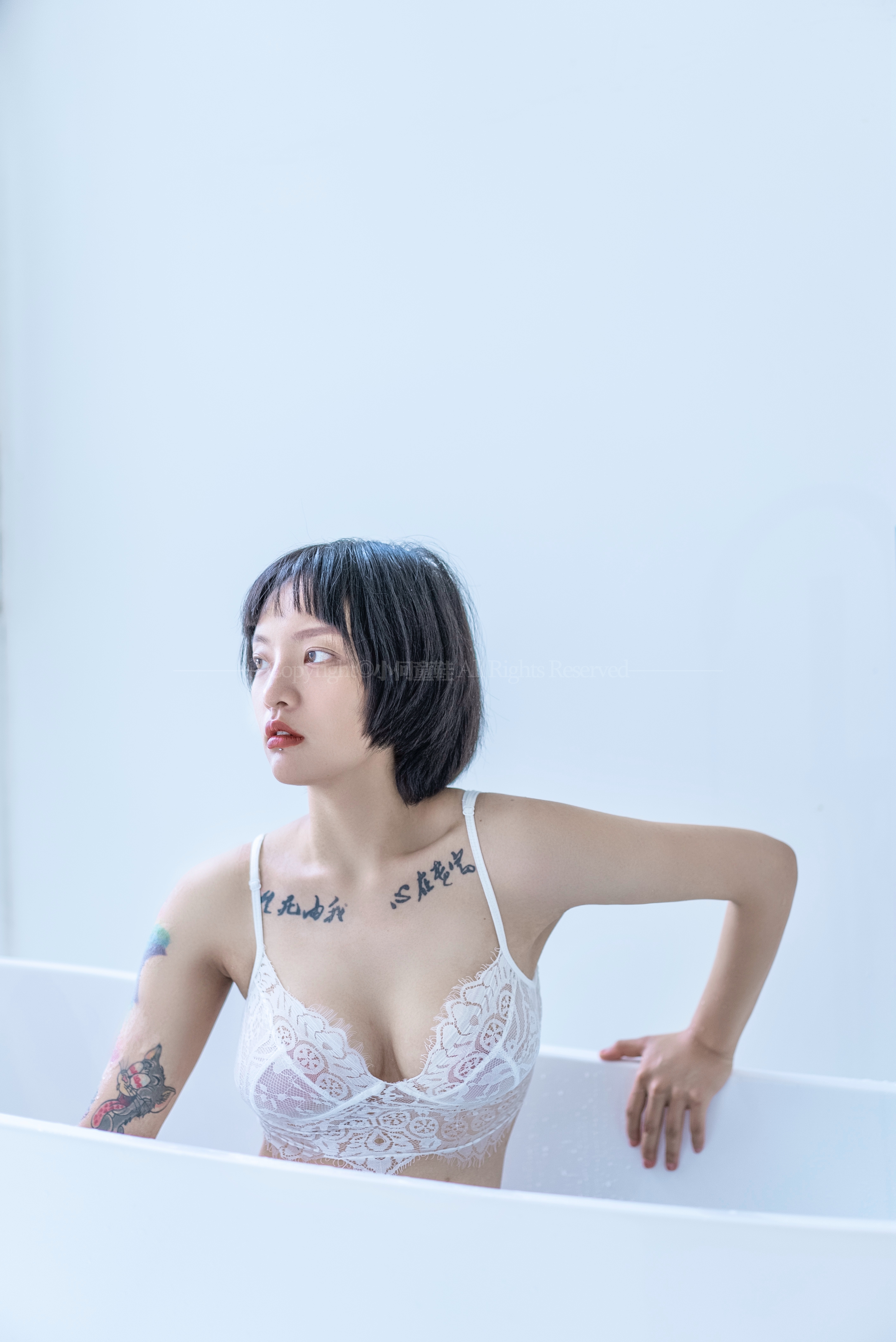 图片[2]-小何同学 – 015 [18P+1V121M]-六色网