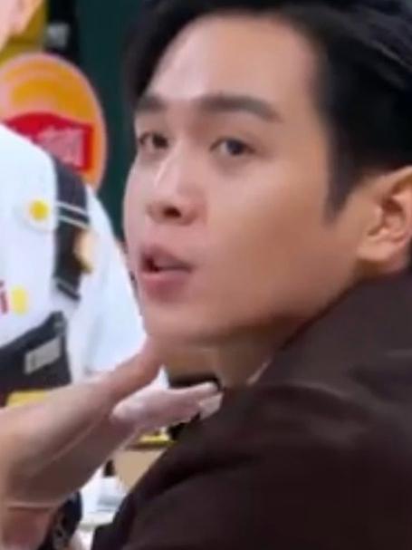 张若昀冰箱就是“高级”,很多食材何炅都没见过,魏大勋直流口水