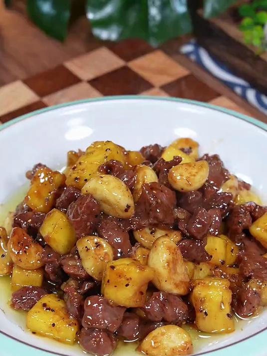 黑椒菠萝牛肉粒太下饭了