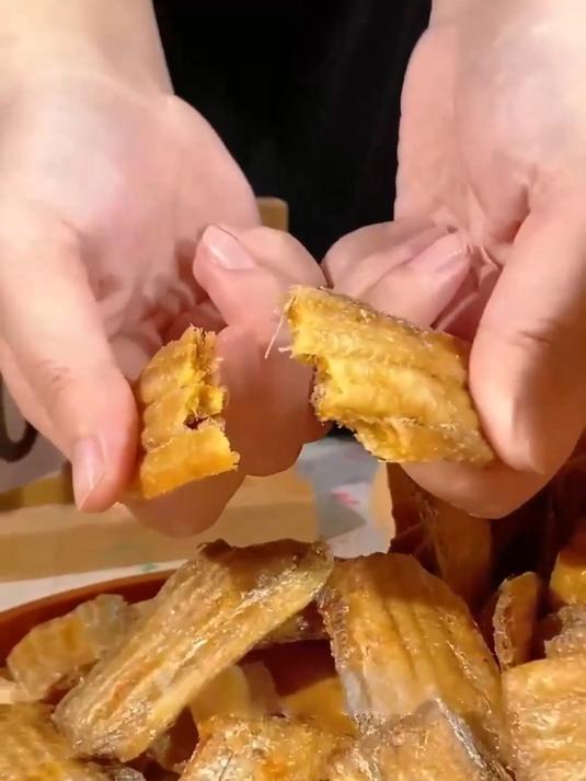 选用深海带鱼,精心烘焙带鱼酥