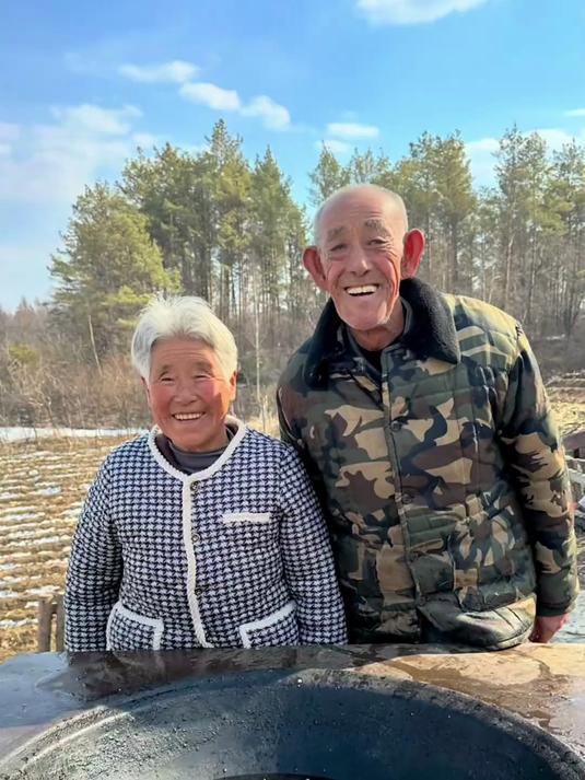 老头：哪儿来的羊蝎子！是不是把我大耙子抿了