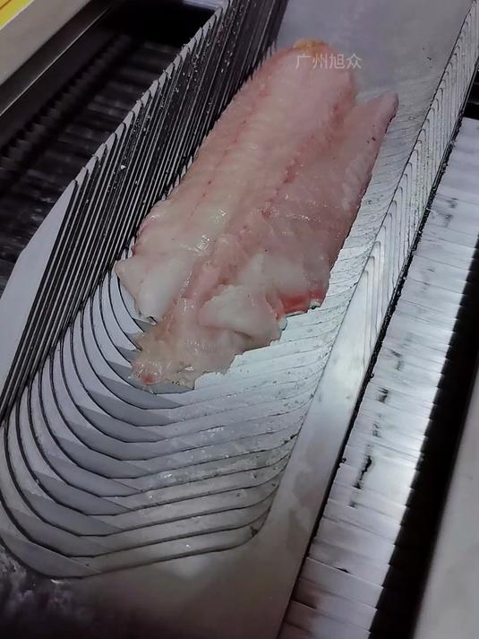 小姐姐现试一镜到底,广州旭众斜切鱼片机,鱼片厚薄均匀操作简单