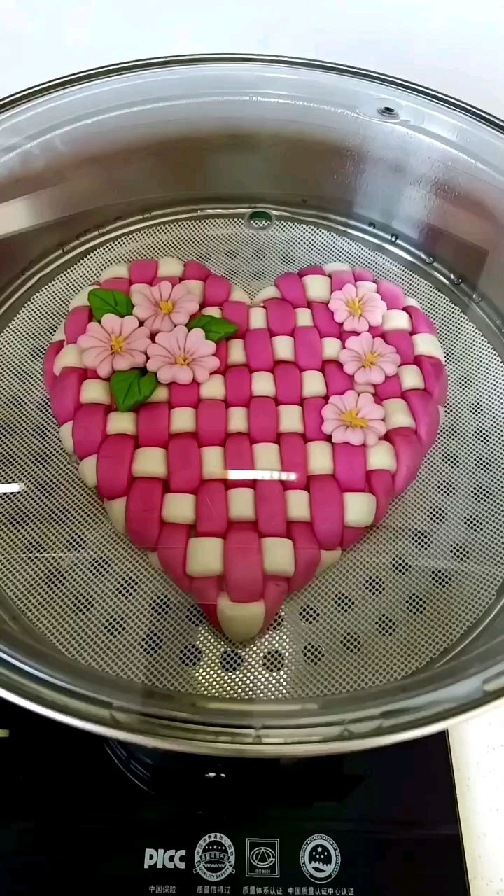 今天给大家分享一款用仙人掌果做的 双色编织花馍蛋糕 感谢大家支持