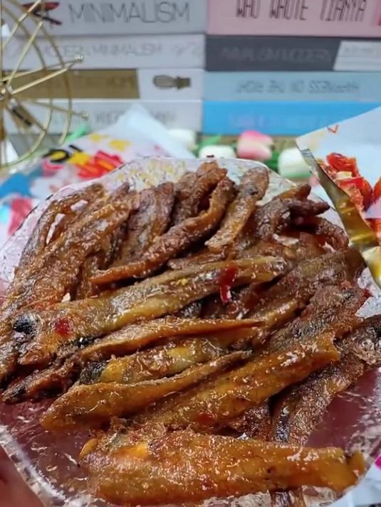 还在挑零食?劲辣小鱼仔,一口点燃味蕾,好吃到飞起