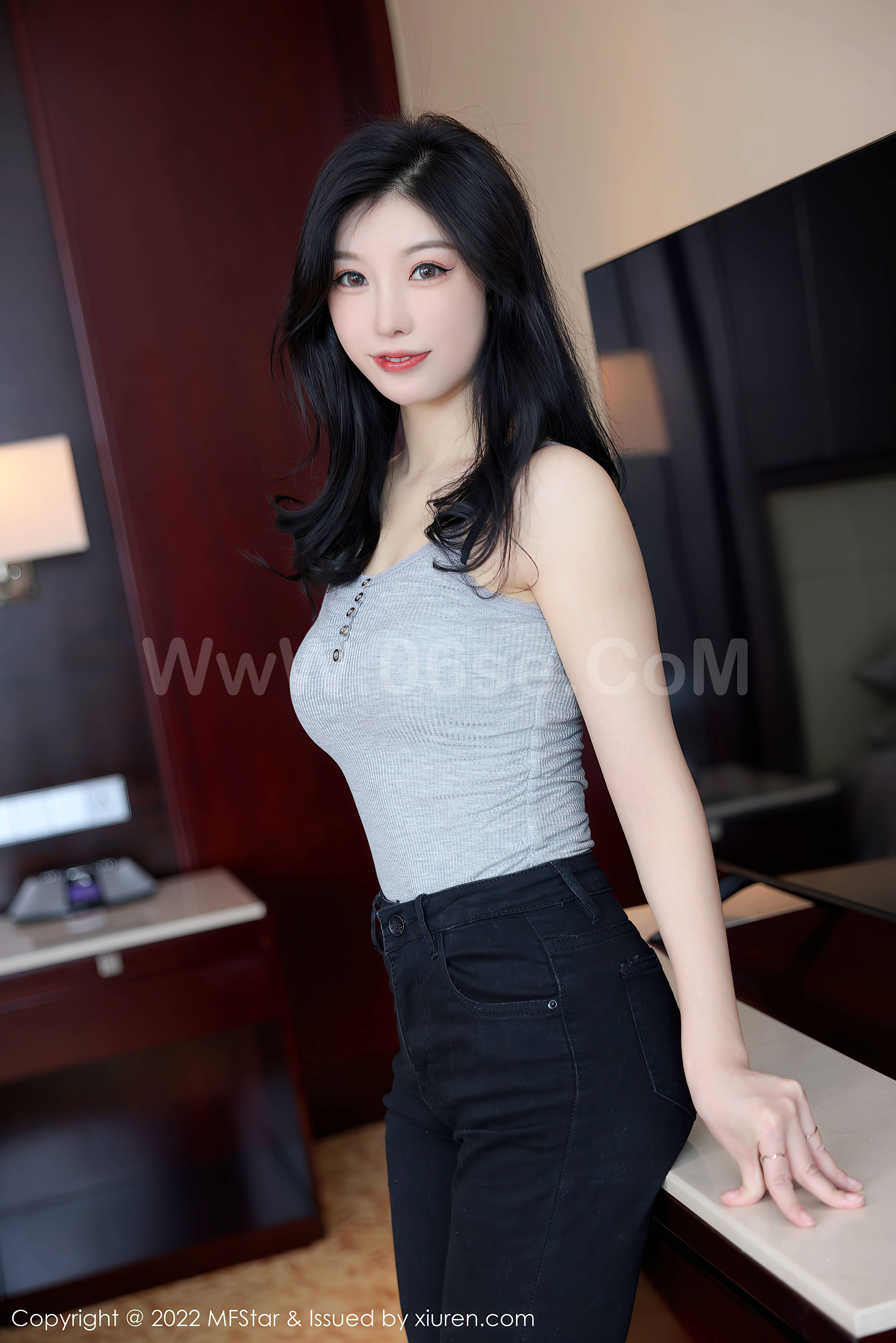 图片[8]-[MFStar模范学院]2022.03.09 VOL.557 人间荒糖[70+1P／615MB]-六色网