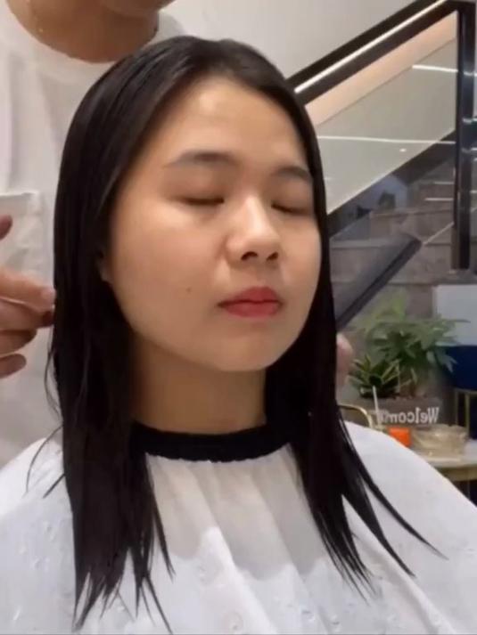 最近这个音乐很火,这个发型好看吗?