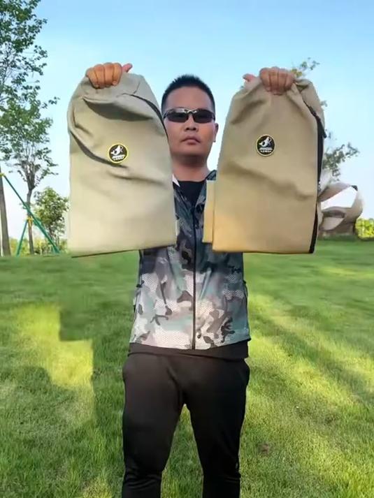 大容量鱼竿包,不仅防水,脏了一冲就干净