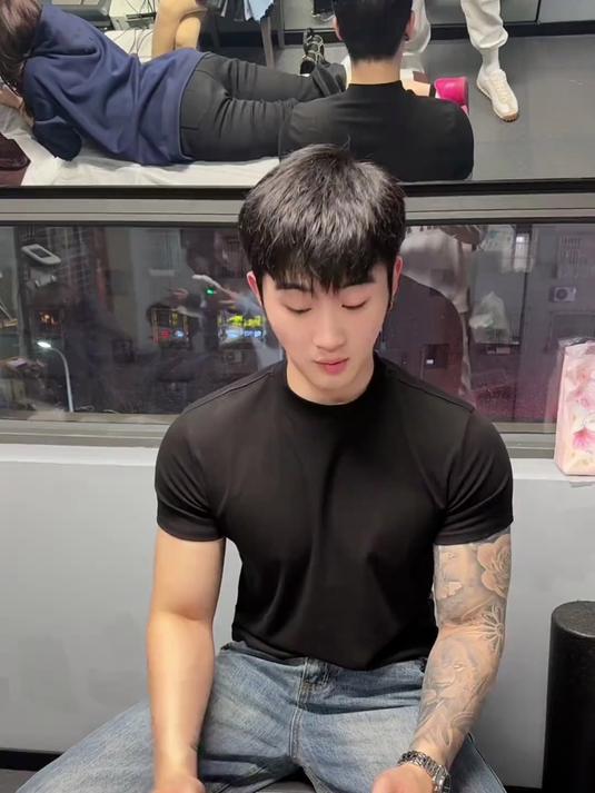 小腿肌肉松解 运动后小腿松解,能让肌肉更柔软