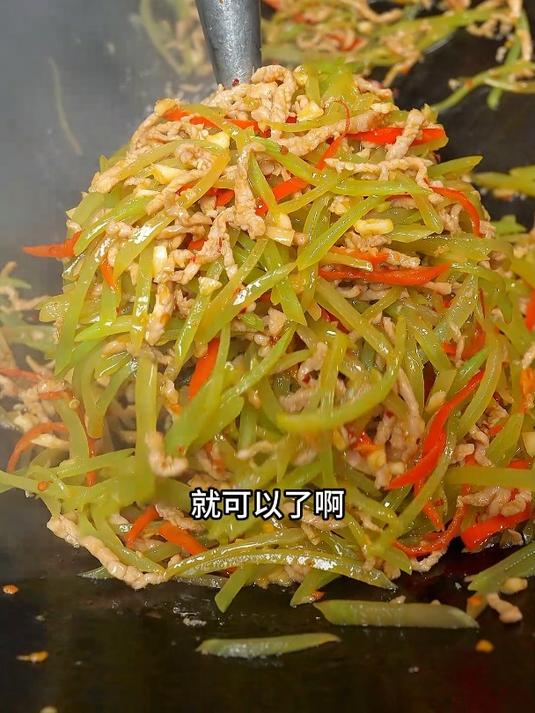 家常莴笋炒肉丝你就跟我这样做,清脆爽口不出水,香辣入味老好吃