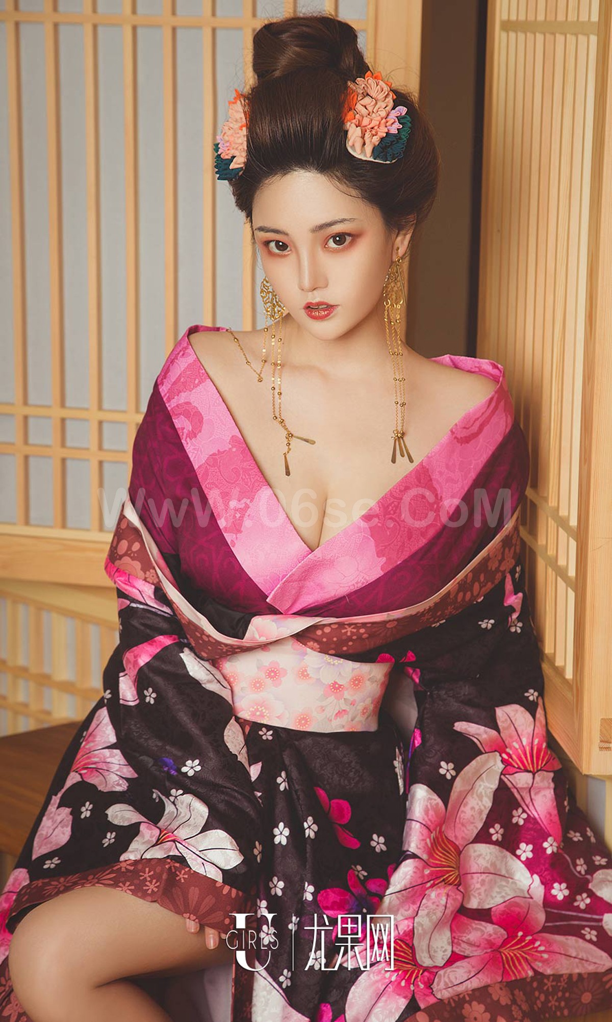图片[19]-[Ugirls爱尤物] No.1170 Chen Guo Guo (陈果果) & Meng Shi Duo (孟十朵) & Qiu Qiu (球球)-六色网