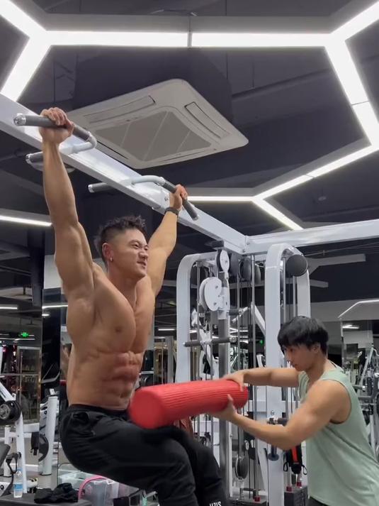 腹肌抗击打训练 分两轮