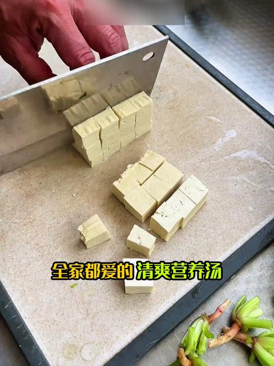 减脂期轻松喝，菠菜鸡蛋豆腐汤超满足