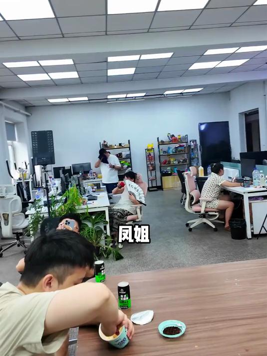 剩饺子皮还能这么玩！美食 饺子皮的花样吃法
