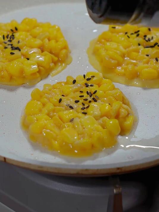 香甜美味的鸡蛋玉米饼