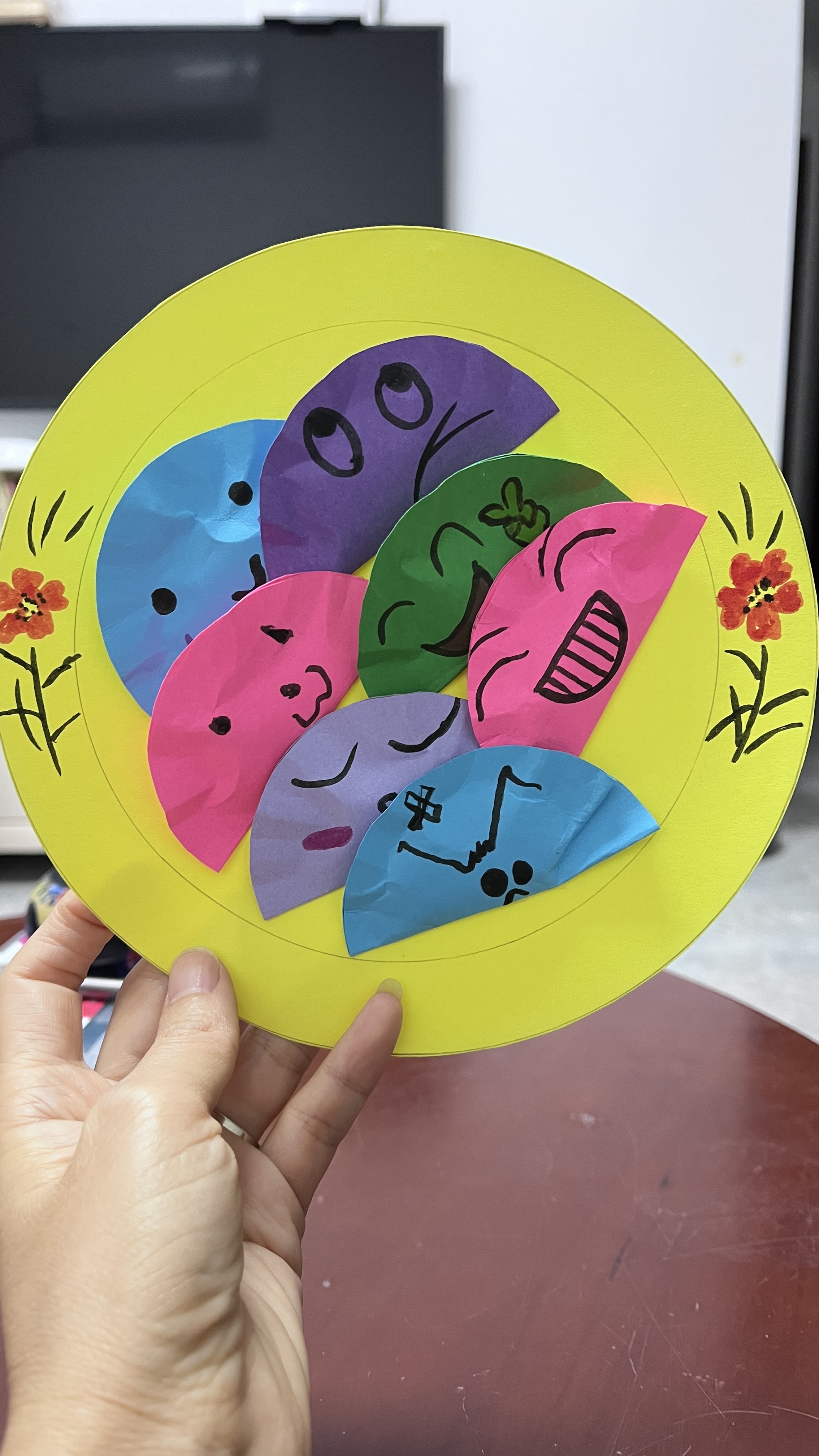 亲子手工:美味饺子,猜猜那个表情是小朋友画的?