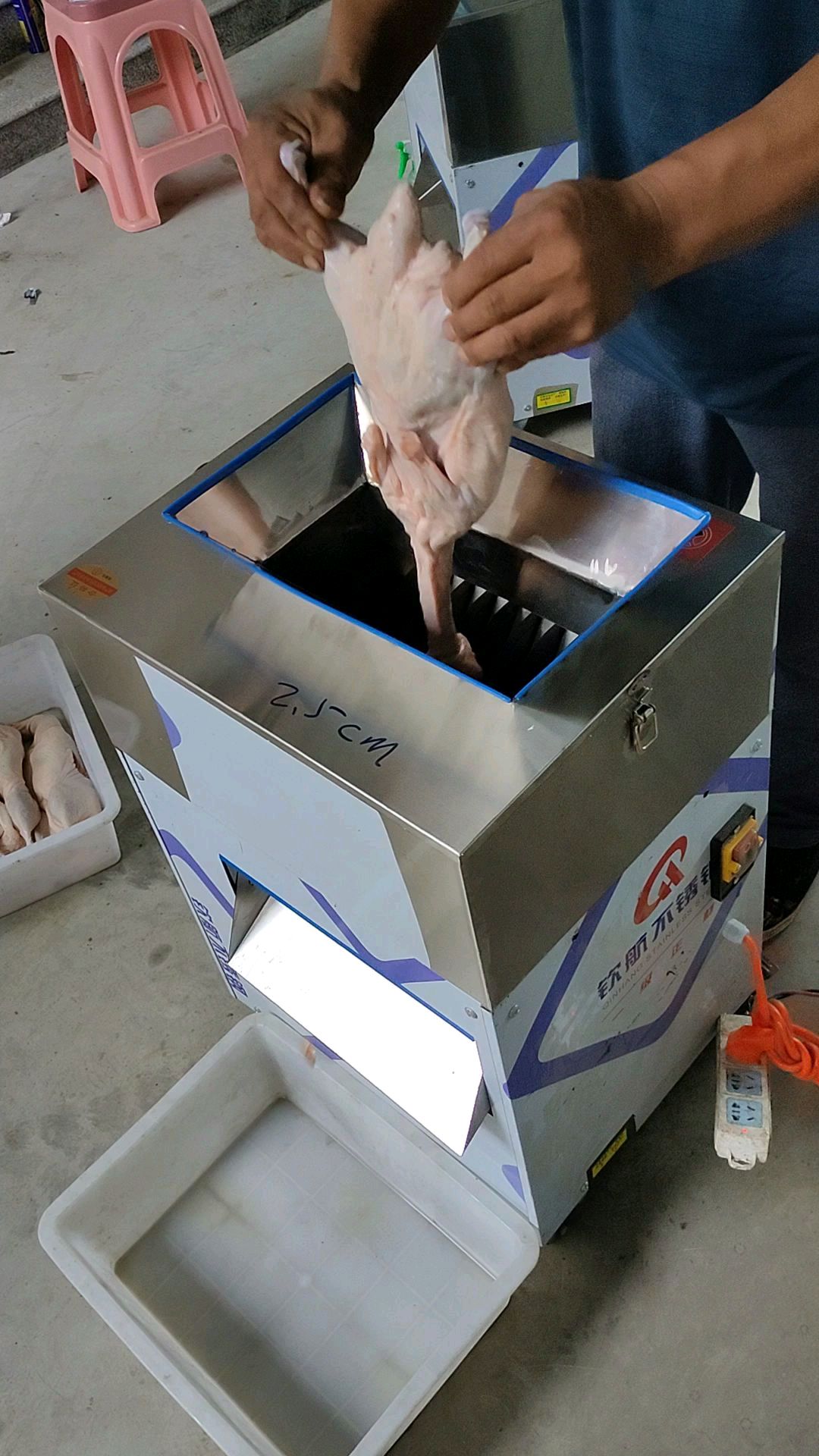 2.5厘米切鸡块,十多秒完成