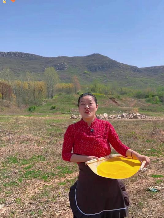 真正能熬出米油喝起来米香味浓的小米粥太好喝了色泽金黄