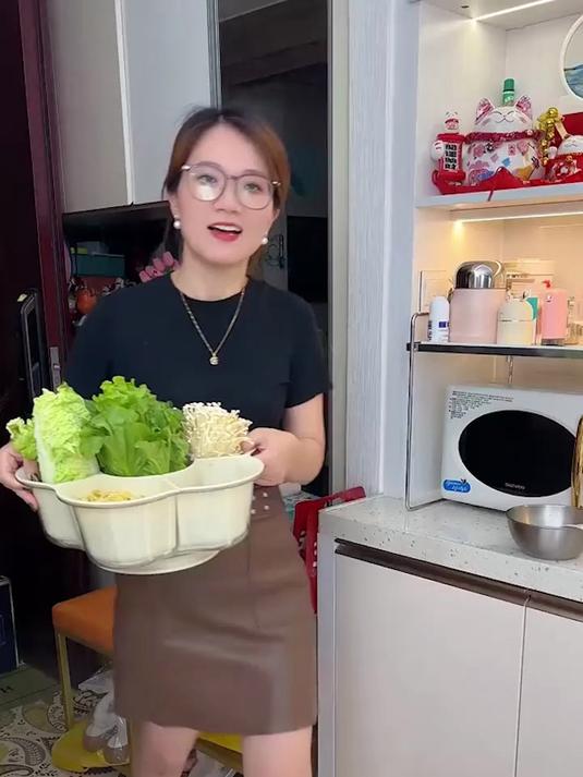 吃火锅怕盘子堆成山?这个旋转拼盘让你秒变厨房达人!