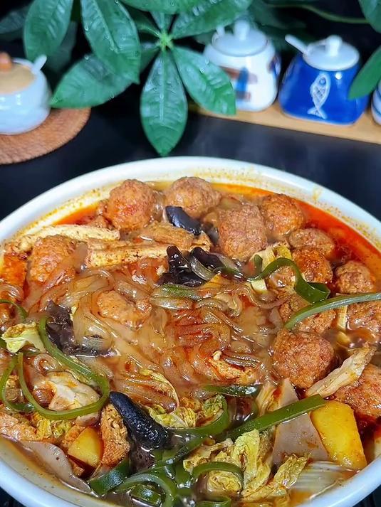 不知道吃什么的时候，那就做这个砂锅菜吧