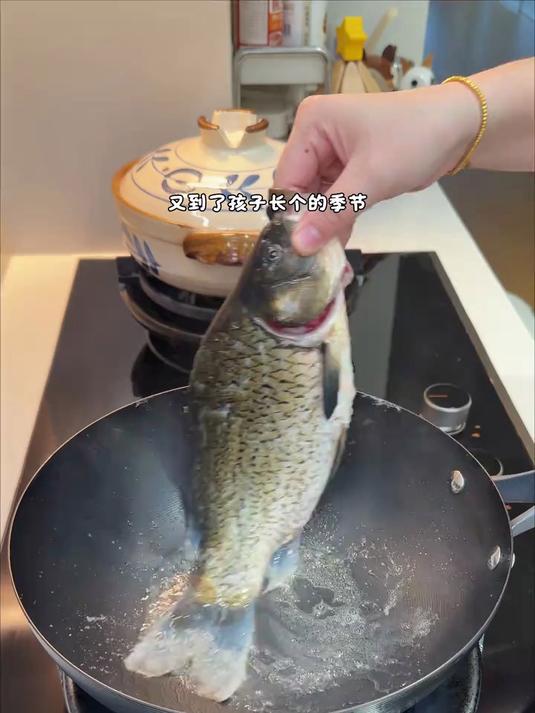 每个周都会做几次这个鲫鱼豆腐汤，营养好喝特别鲜美