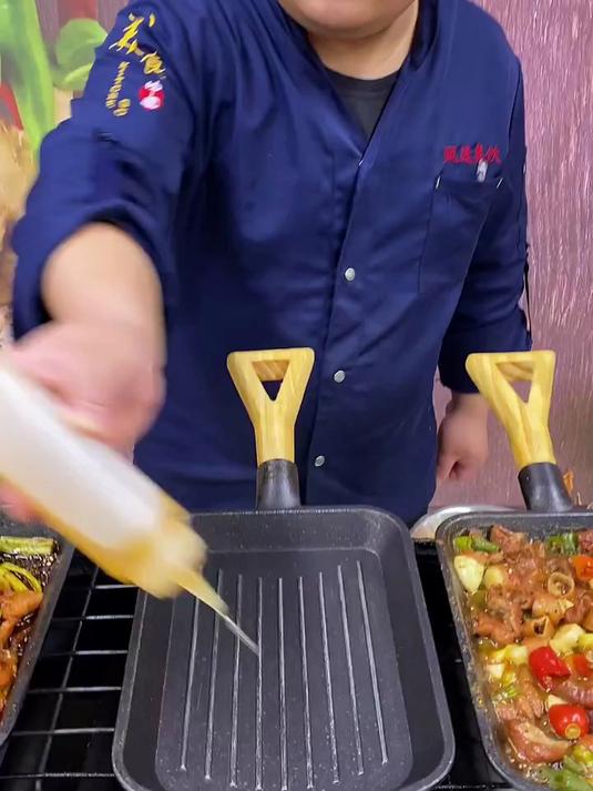铁板菜成本高吗?几块钱材料好味道,性价比高生意火!