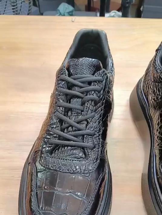 1000多的鳄鱼皮休闲鞋,现降价498,库存60多双鞋,全部清掉!