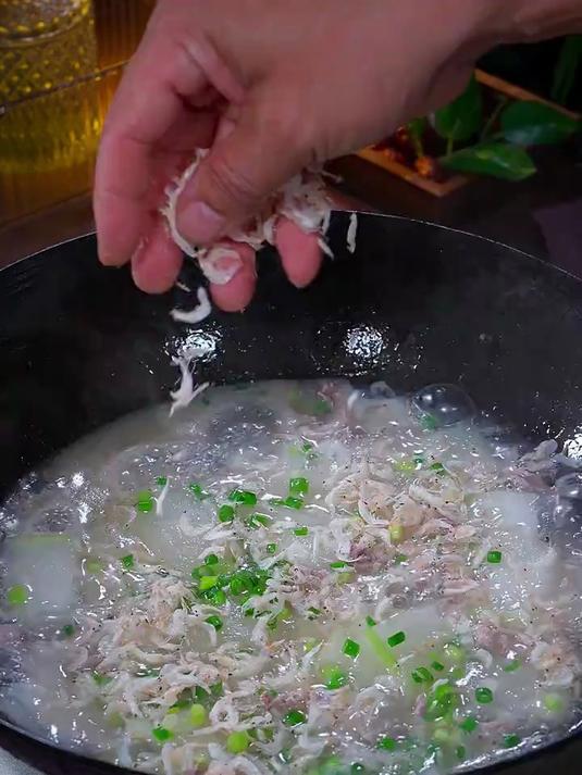 适合夏天喝的冬瓜肉丝汤，特别鲜美