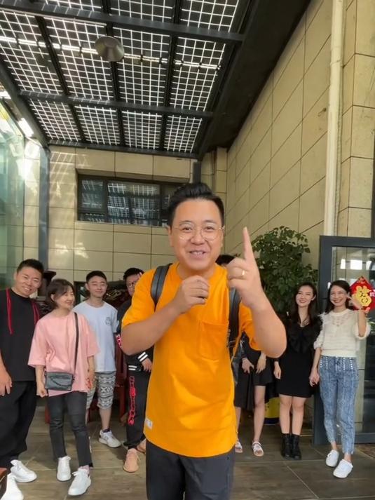 大logo私下到底有多宠粉?!