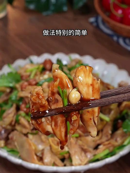 一到春天就馋这口底卡凉拌手撕鸡