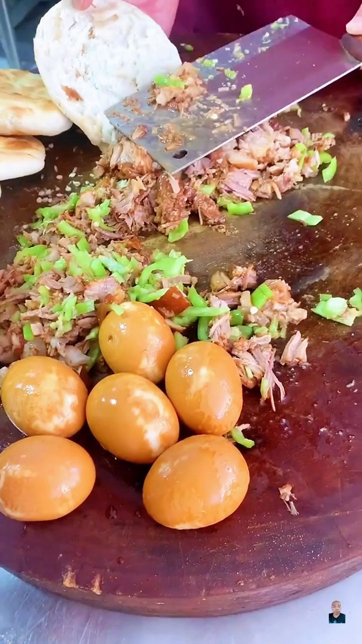 小吃脆皮肉夹馍