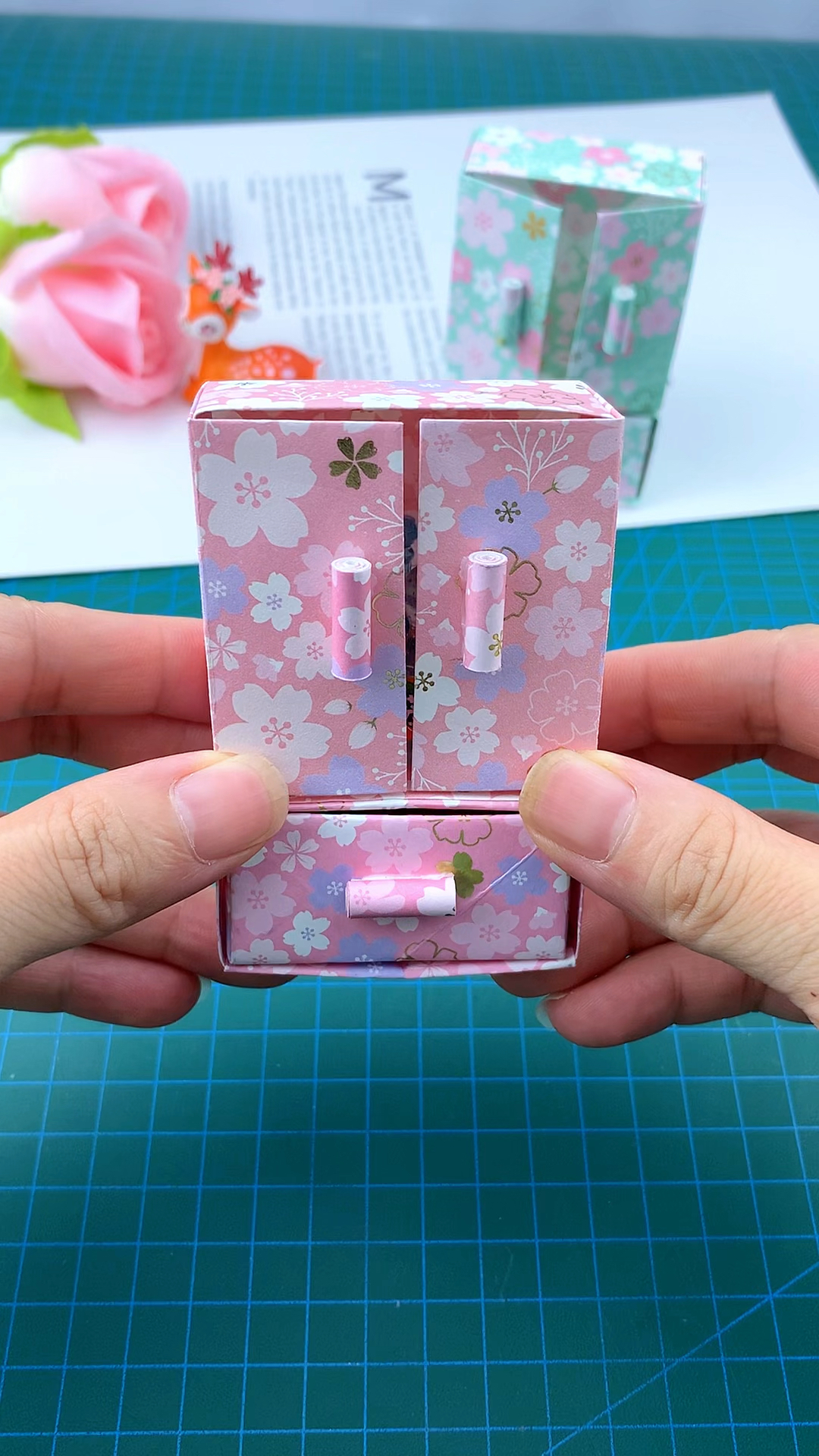 迷你酒柜折纸来啦,和闺蜜一起折呀!