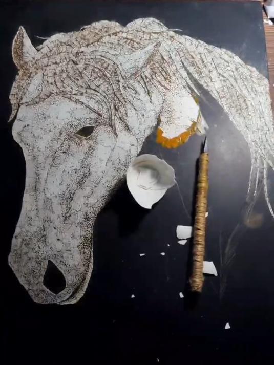 用鸡蛋壳制作的艺术品