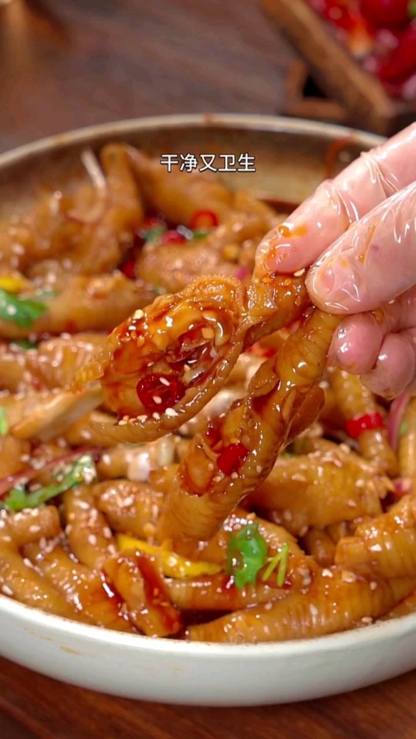 酸辣柠檬鸡爪的家常做法
