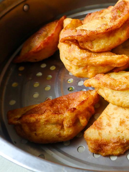 菜角怎样炸才能酥脆焦香?掌握好油温,在家就能做