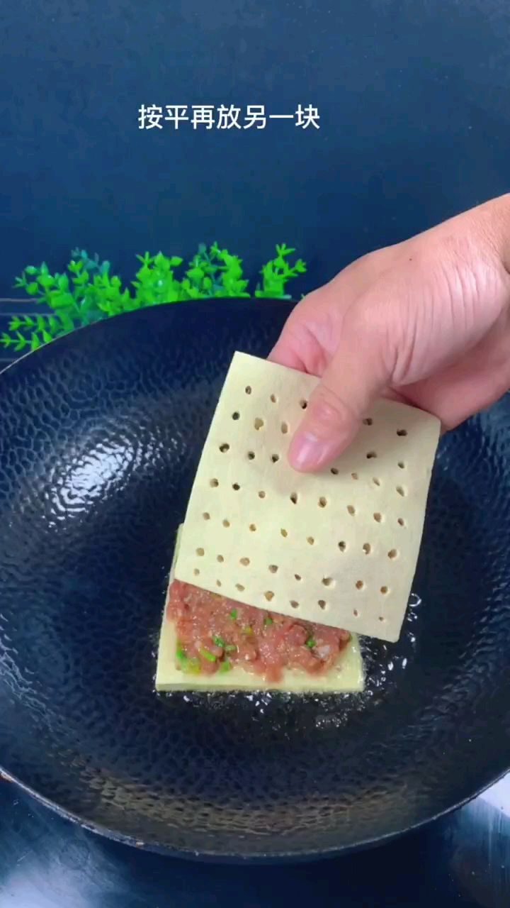 锅塌豆腐还可以夹肉馅,这样才好吃