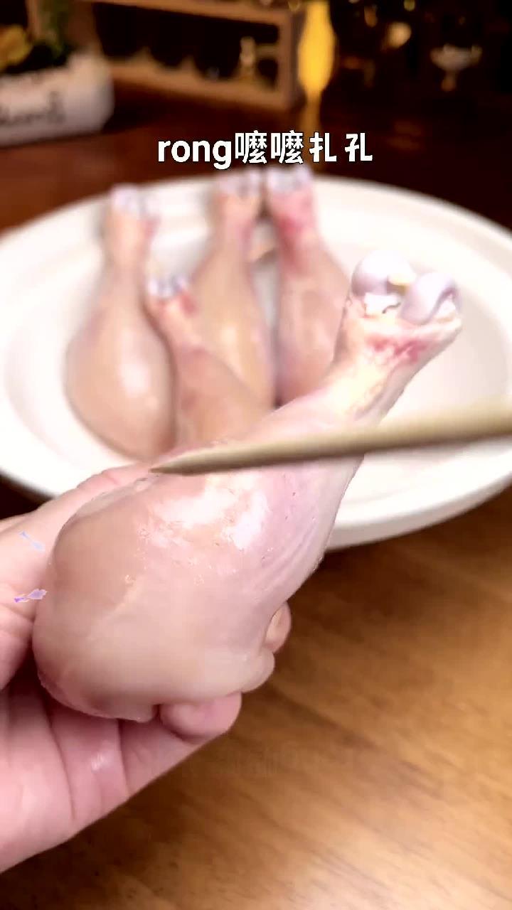 这样做的吮指原味鸡,相似度特别高……