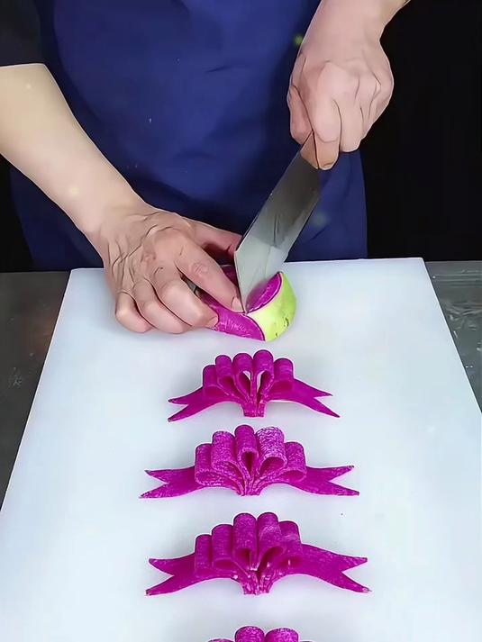 大厨用萝卜做的摆盘