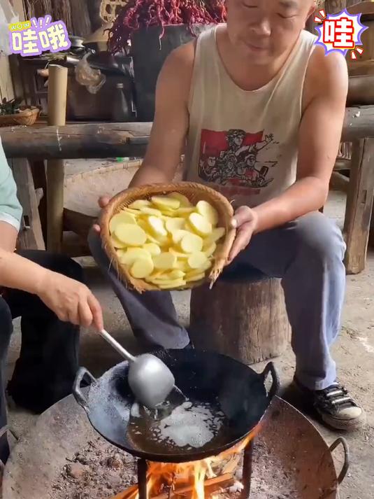 三斤菜籽榨一斤油,这才能吃到真正地道的纯菜籽油~