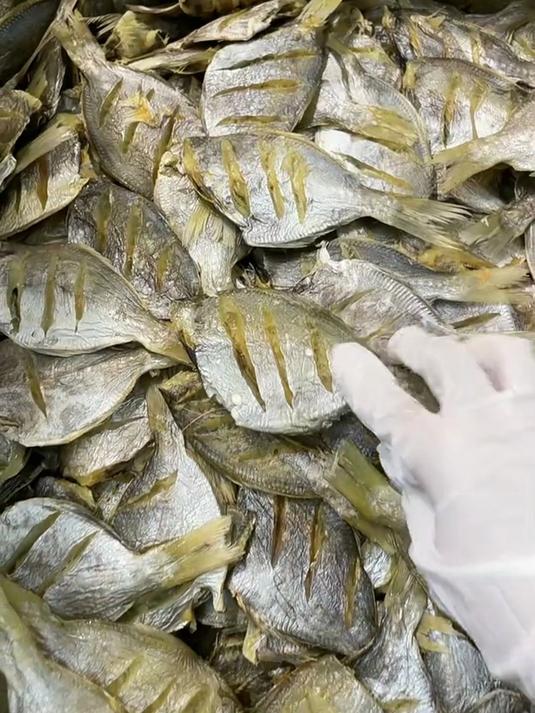 南鲳鱼干香煎配白粥很香的哦