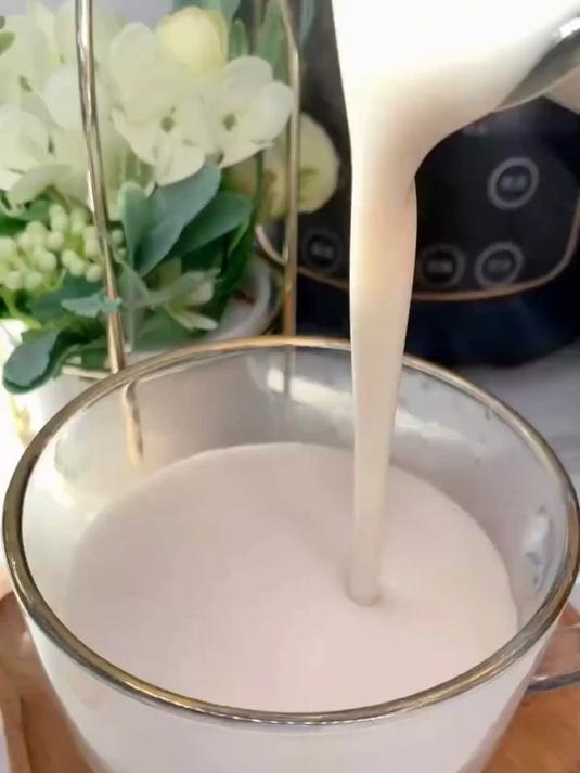 秋季干燥，妈妈们早上给家人来一碗五谷雪梨羹