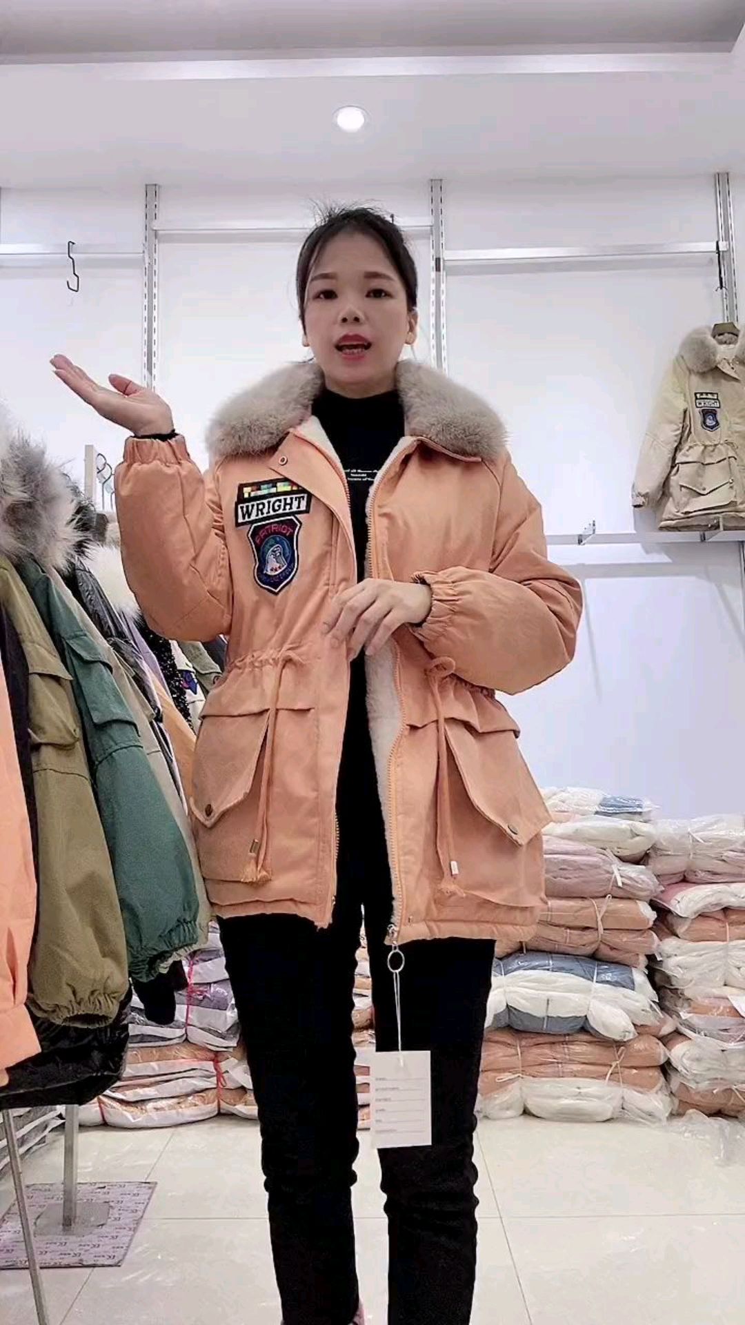 1227广州服装市场女装清仓,吸水棉派克服组合系列