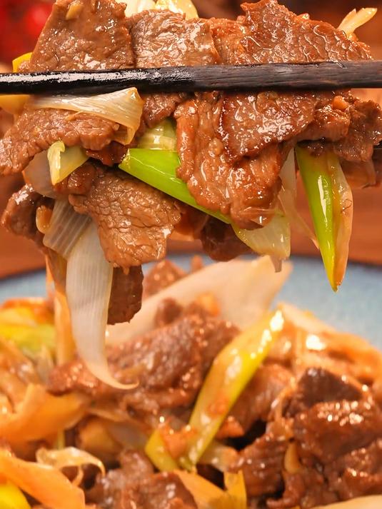 葱爆羊肉太香了!10分钟搞定下饭神菜!学会这3招米饭分分钟炫光