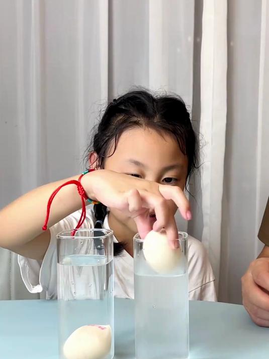 科学小实验漂浮的鸡蛋