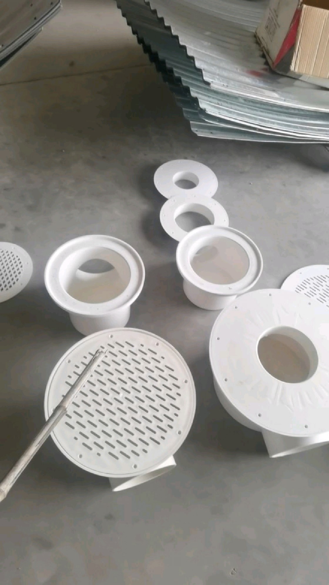 高密度养殖镀锌板帆布鱼池水池各种鱼马桶排污出水口讲解,请大家多多支持尽量看完