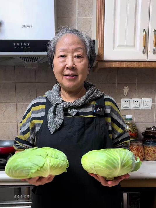 酸包菜，真正的不浪费一点，菜心才是绝味#踢开世界的门#