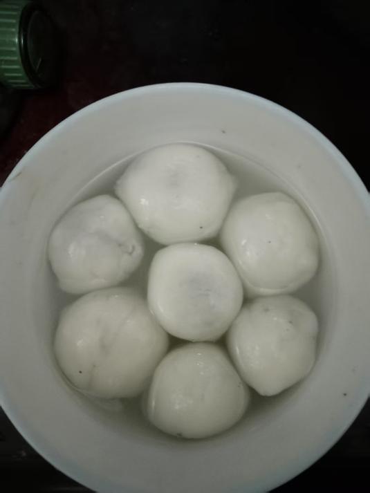 自制汤圆乐趣无穷 祝大家元宵节快乐
