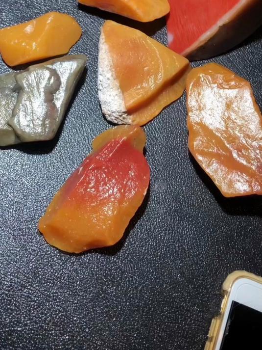 田黄石的原石,一起来看看吧