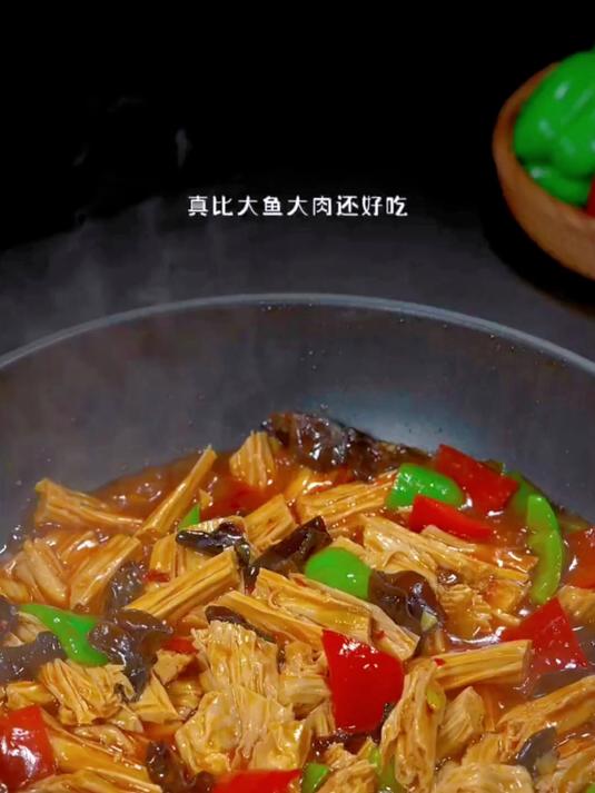 红烧腐竹的简单做法,软滑入味胜过红烧肉,快来试试!
