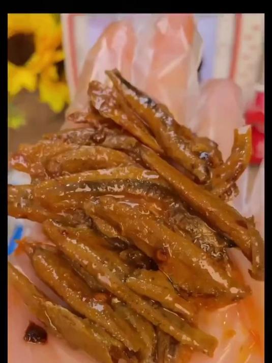 劲仔小鱼辣味即食美食美味香辣麻辣小鱼仔休闲食品即食